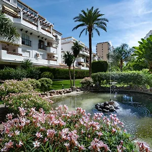 Holidays & Homes I Playa, Piscinas ,relax Benalmadena
